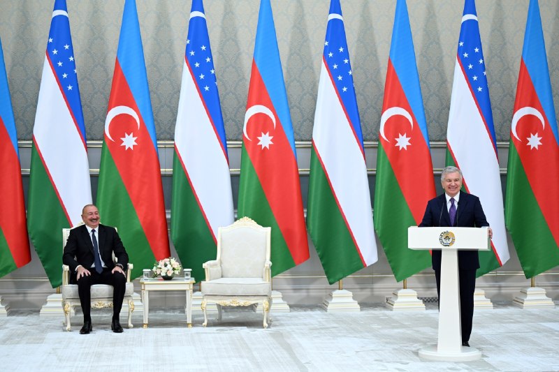 Oʻzbekiston va Ozarbayjon Prezidentlarini ikki mamlakatning oliy davlat mukofotlari – "Haydar Aliyev" ordeni va "Oliy Darajali Do‘stlik" ordeni bilan taqdirlash marosimi boʻlib oʻtdi.
