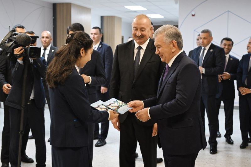 Oʻzbekiston Prezidenti Shavkat Mirziyoyev va Ozarbayjon Prezidenti Ilhom Aliyev Yangi Toshkentda Nizomiy nomidagi Oʻzbekiston Milliy pedagogika universitetining yangi kampusini ochish marosimida ishtirok etdilar.