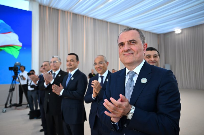Oʻzbekiston Respublikasi Prezidenti Shavkat Mirziyoyev va Ozarbayjon Respublikasi Prezidenti Ilhom Aliyev Yangi Toshkentda “Ozarbayjon” bogʻini barpo etish ishlarini boshlab berdilar.