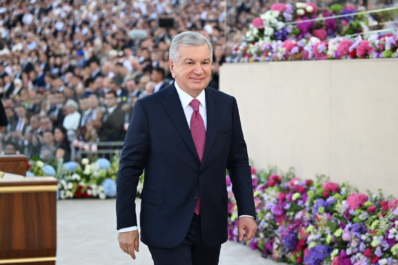 Prezident Shavkat Mirziyoyev O‘zbekiston Respublikasi davlat mustaqilligining 35 yilligiga bag‘ishlangan tantanali marosimda nutq so‘zlamoqda.