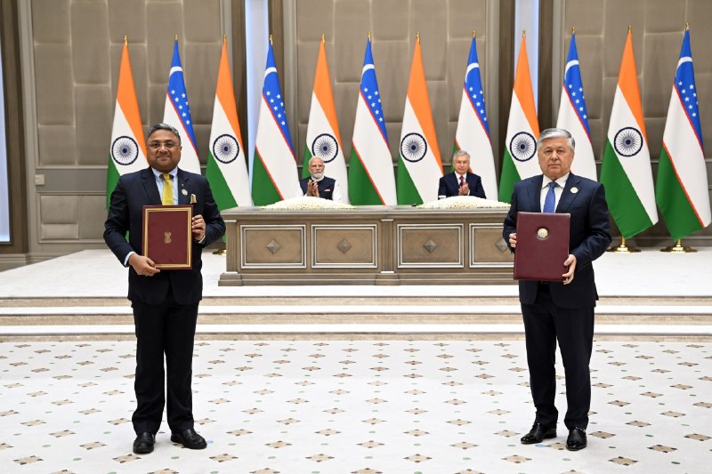 Oʻzbekiston Respublikasi Prezidenti Shavkat Mirziyoyev va Hindiston Bosh vaziri Narendra Modi ishtirokida ikki tomonlama hujjatlarni imzolash marosimi boʻlib oʻtdi.