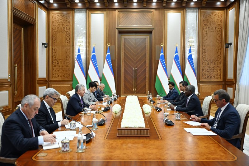 Oʻzbekiston Respublikasi Prezidenti Shavkat Mirziyoyev AQShning “BlackRock” kompaniyasi direktorlar kengashi aʼzosi va katta boshqaruvchi direktori Adebayo Ogunlesini qabul qildi.